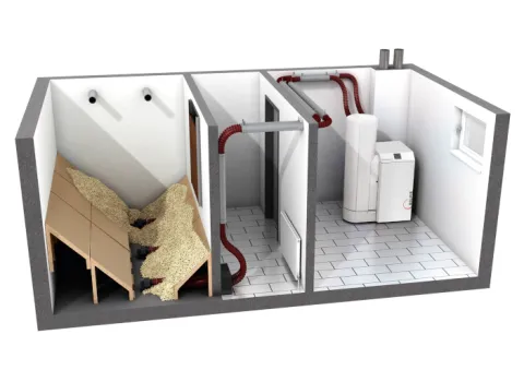 Lagerraum mit Holzschrägen für Pellets.