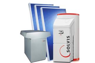 SolvisMax mit Kollektoren und Waermepumpe