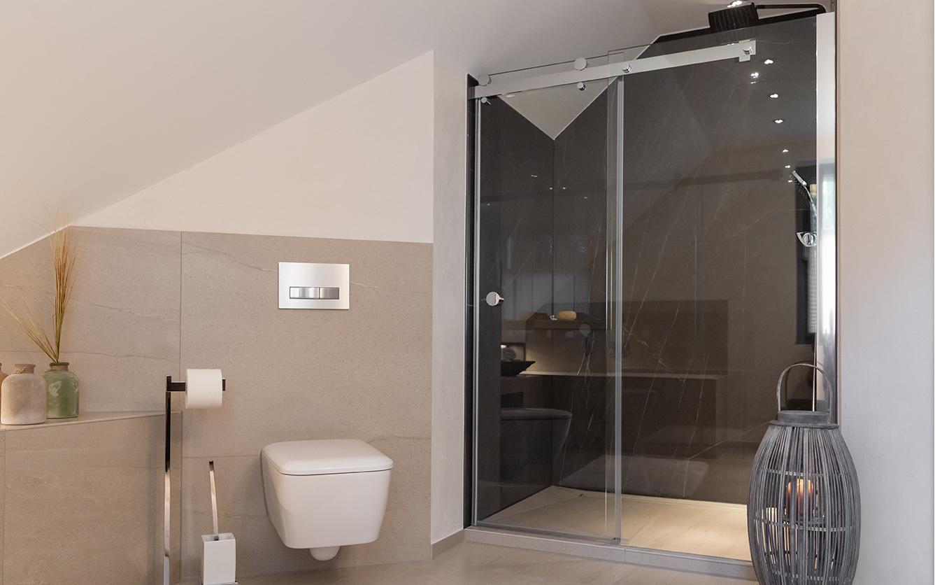 Elternbad mit WC und Dusche