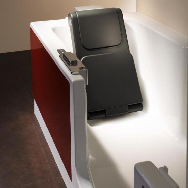 Duschsitz platzsparend zusammengeklappt